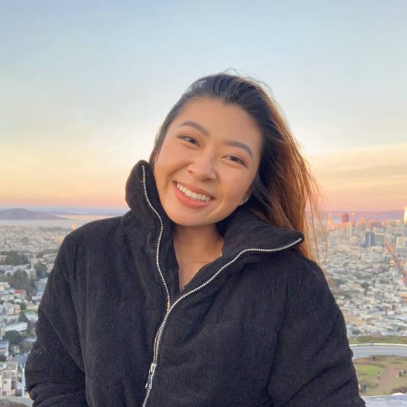 Profile Picture of Ariel Wong (@arielwong111) on Poshmark