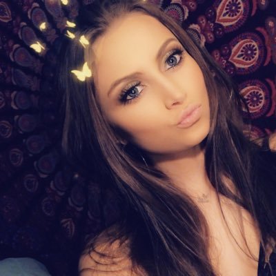 Profile Picture of Amanda Royal (@amanda_royal99) on Twitter