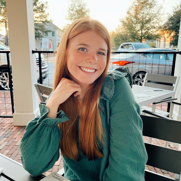 Profile Picture of Necia Knoedler (@neciaknoedler) on Poshmark