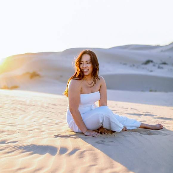 Profile Picture of Ilony Sitorus (@ilonysit) on Poshmark