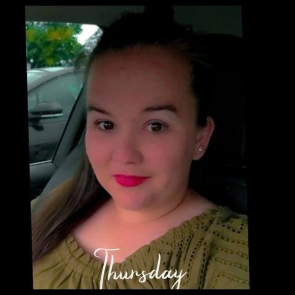 Profile Picture of Emma Forrest (@emforr104) on Poshmark