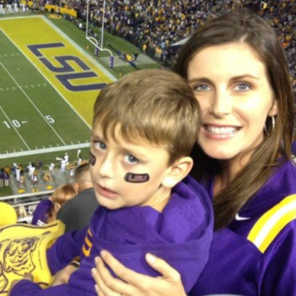 Profile Picture of Heather Danos (@heatherdanos83) on Poshmark