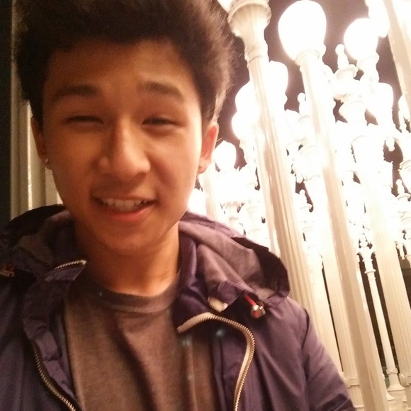 Profile Picture of Thien Nguyen (@hiyahsky) on Poshmark