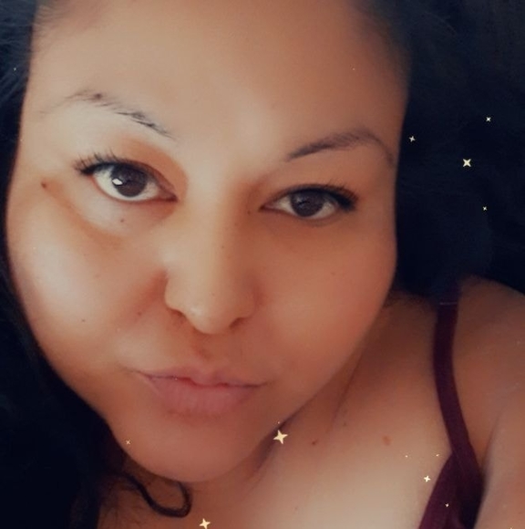 Profile Picture of Mary Gamboa (@mary_gamboa) on Poshmark