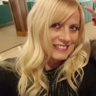 Profile Picture of Laurie Holt (@disneechik) on Twitter