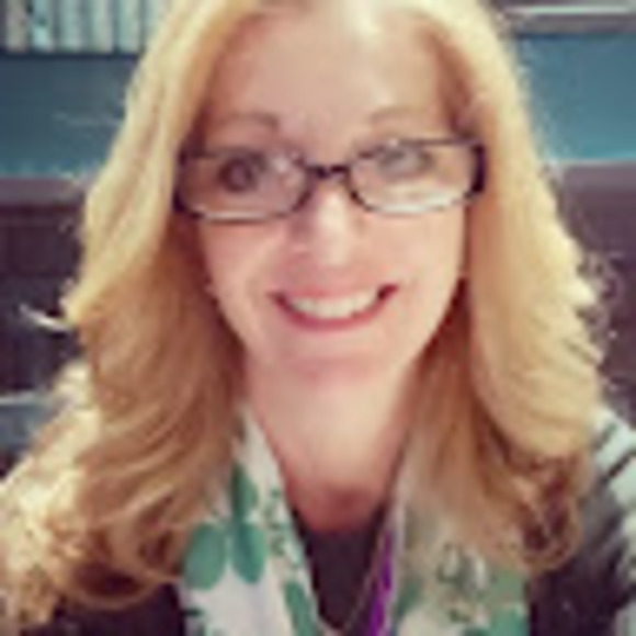 Profile Picture of Sandy Duncan (@sandyduncan144) on Poshmark
