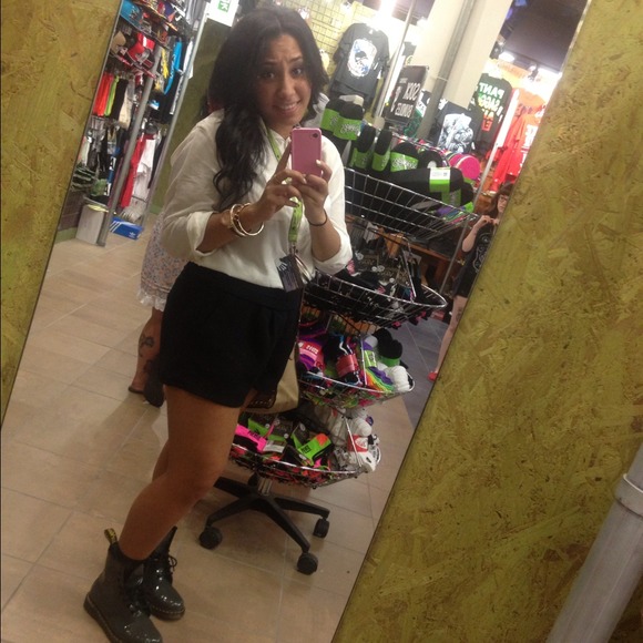 Profile Picture of Jade Mclester (@jadecouture_) on Poshmark