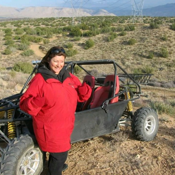 Profile Picture of Julie Mann (@jmann96) on Poshmark