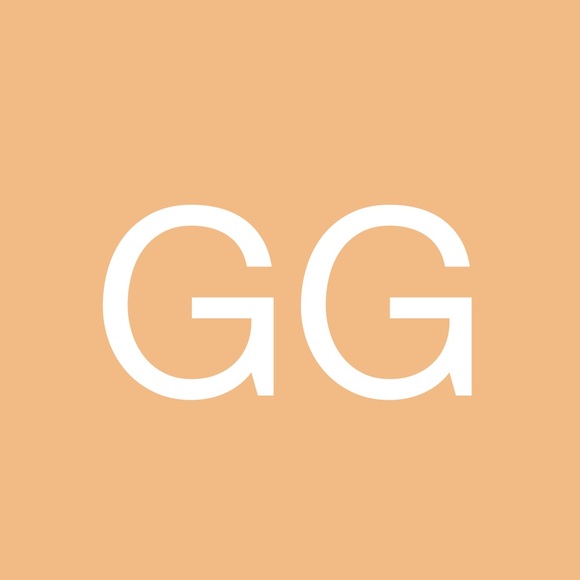 Profile Picture of Gloria Giovanello (@gloriagio) on Poshmark