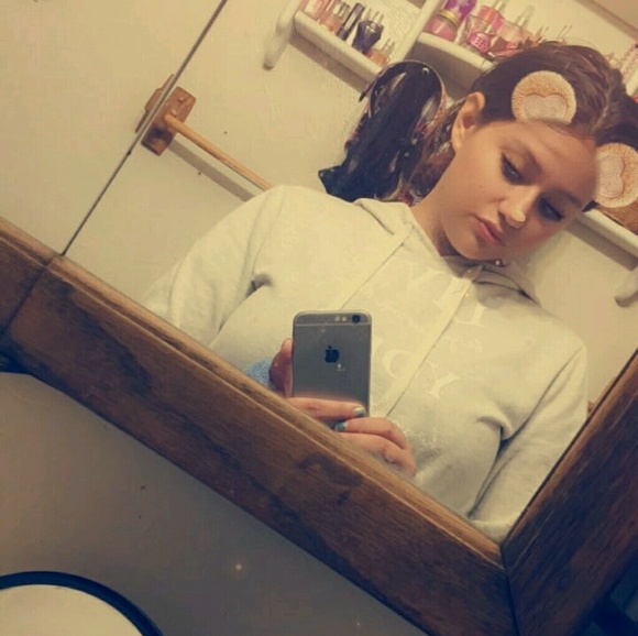 Profile Picture of Kate Cardova (@kate157837) on Poshmark