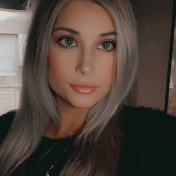 Profile Picture of Maddie Methven (@maddiemethven) on Poshmark