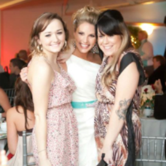 Profile Picture of Christina Zarnowski (@typicalaries) on Poshmark