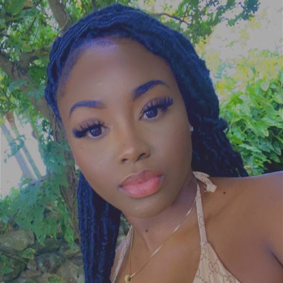 Profile Picture of Amber Cuyler (@ambercuyler7) on Poshmark