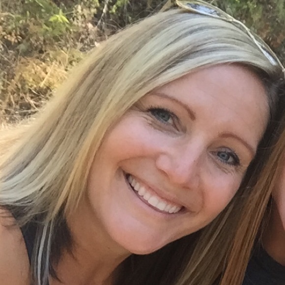 Profile Picture of Lacey Meyers (@shoolacey33) on Poshmark