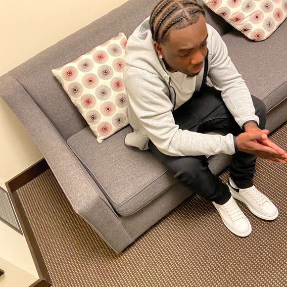 Profile Picture of Siméon Lokangaka (@kcarterr0) on Poshmark