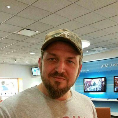 Profile Picture of Daniel Shubert, Me (@ShubertMe) on Twitter