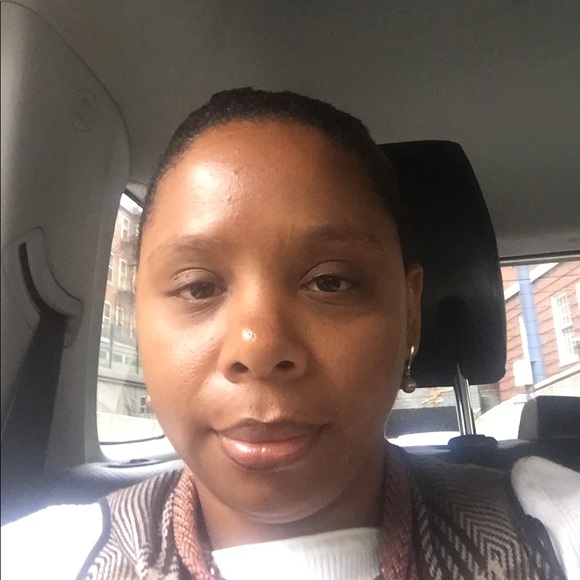 Profile Picture of Tamara Bowles (@tbbowles) on Poshmark