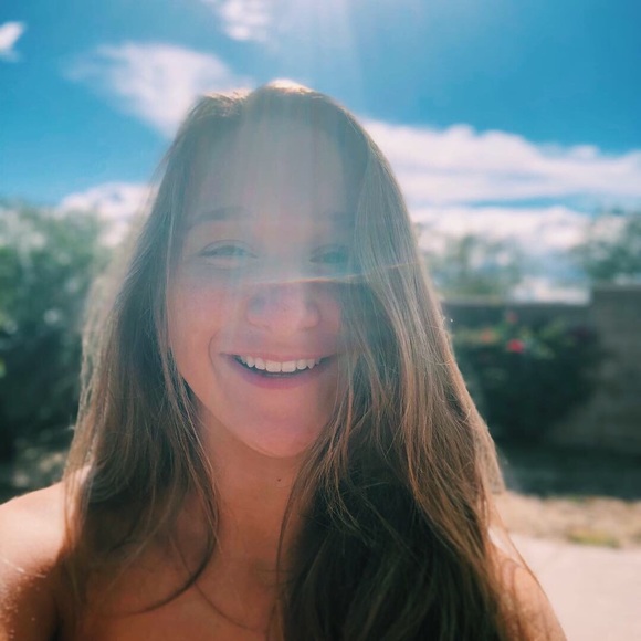 Profile Picture of Madison Honigman (@madihonigman) on Poshmark