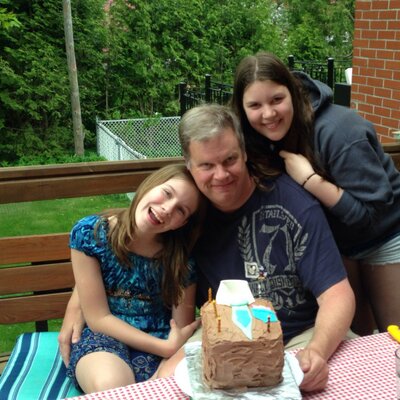 Profile Picture of Mike Sinel (@mikesin13) on Twitter