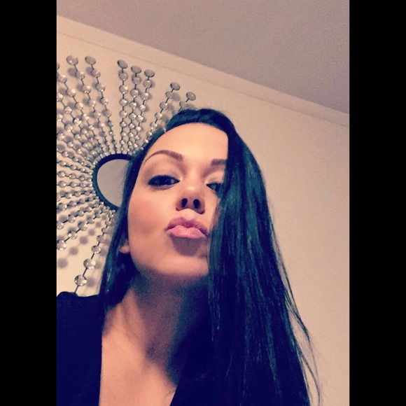 Profile Picture of Danielle Souza (@dani0464) on Poshmark