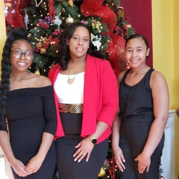 Taneshia Cox - Poshmark Profile Picture of Taneshia Cox (@taneshiacox1) on Poshmark