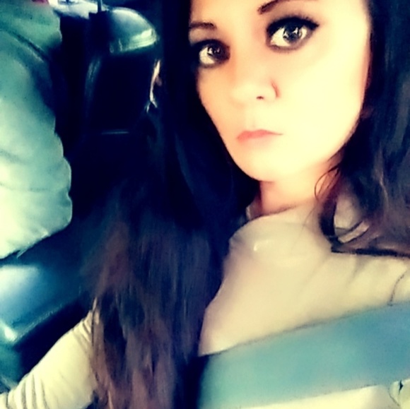 Profile Picture of Dawn Hyde (@dawnhyde419) on Poshmark