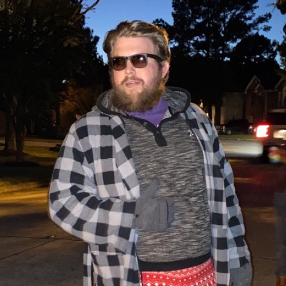 Profile Picture of Matthew Swift (@matthew_swift) on Poshmark