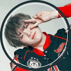 Profile Picture of 𝙔𝙚𝙤𝙣 𝙆𝙞𝙢𝙞𝙣 (@vinyltaegi) on Pinterest