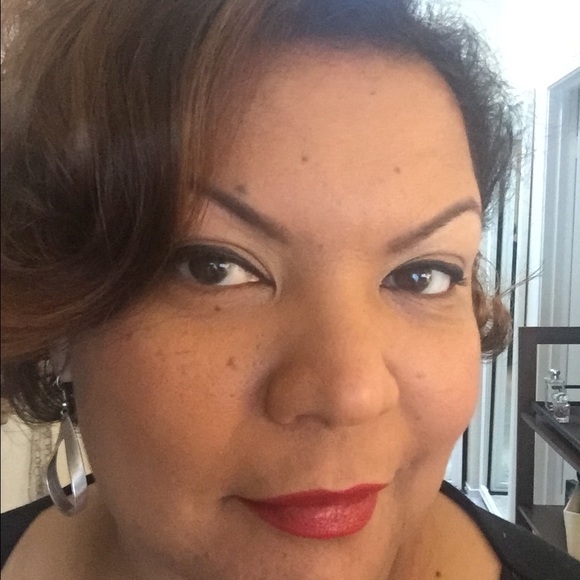 Profile Picture of Candia Brown (@dialia) on Poshmark