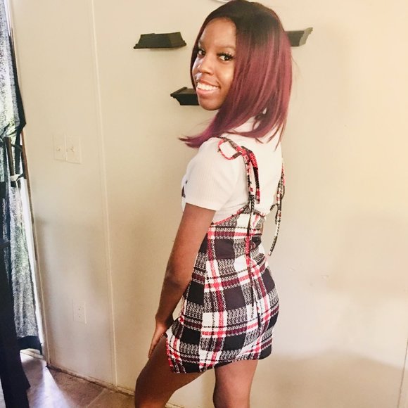 Profile Picture of Derricka Hardwick (@derrickahardwic) on Poshmark