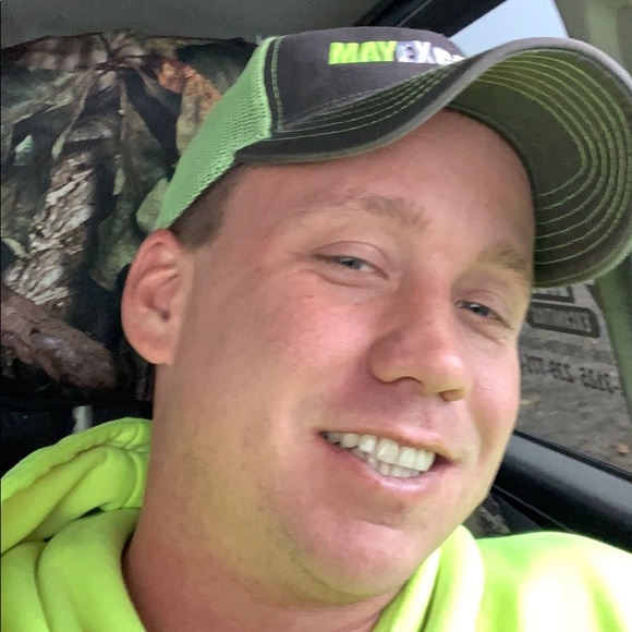 Profile Picture of Jesse May (@jmay1453) on Poshmark