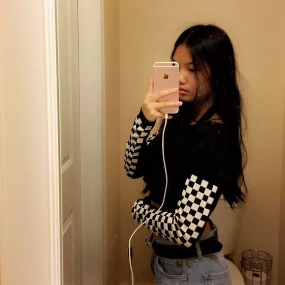 Profile Picture of Brianna Nguyen (@hxn_bn) on Poshmark