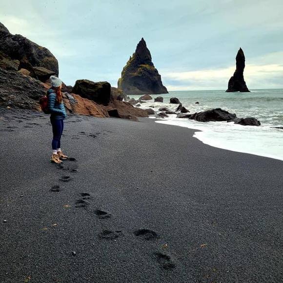 Profile Picture of Nichole Calarese (@nfcalarese) on Poshmark