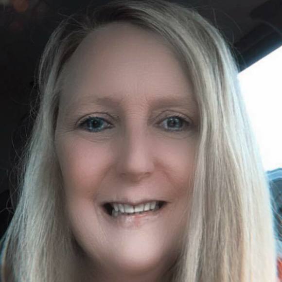 Profile Picture of Karen Spencer (@karenspencer964) on Poshmark