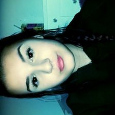 Profile Picture of Amber Howlett (@coachellarose) on Twitter