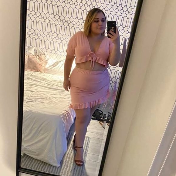 Profile Picture of Kim Rojas (@kimrojas1996) on Poshmark