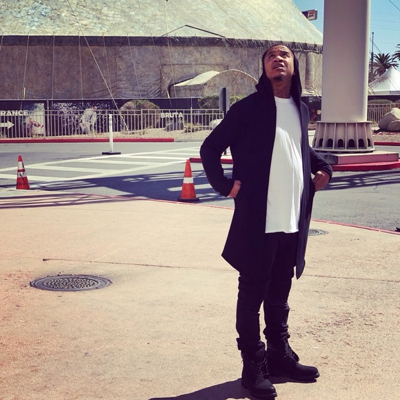 Profile Picture of Charles Perry (@millzz870) on Poshmark