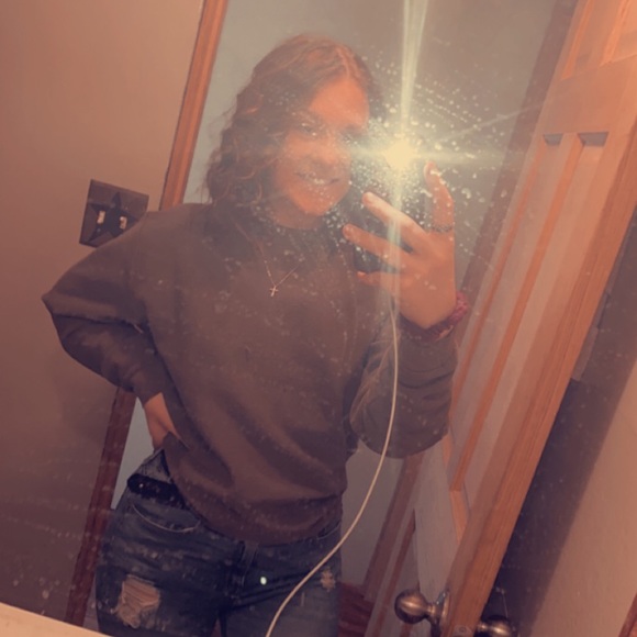 Profile Picture of Jessi Motter (@jessi_motter) on Poshmark