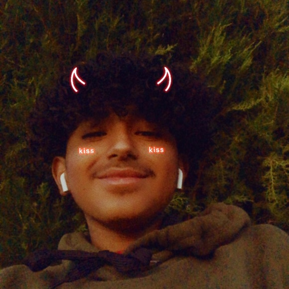 Profile Picture of Jonathan Ochoa (@jonathanocho798) on Poshmark