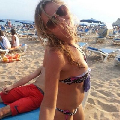 Profile Picture of Sarah Scrivener (@Scrivcakes) on Twitter