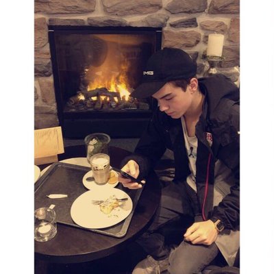 Profile Picture of Sam Lauer (@sam_sl15) on Twitter