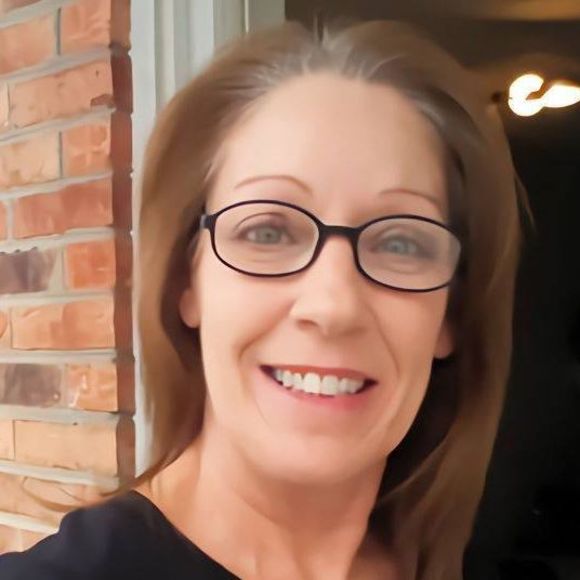 Profile Picture of Debbie Kohlbrand (@debbiekohl) on Poshmark