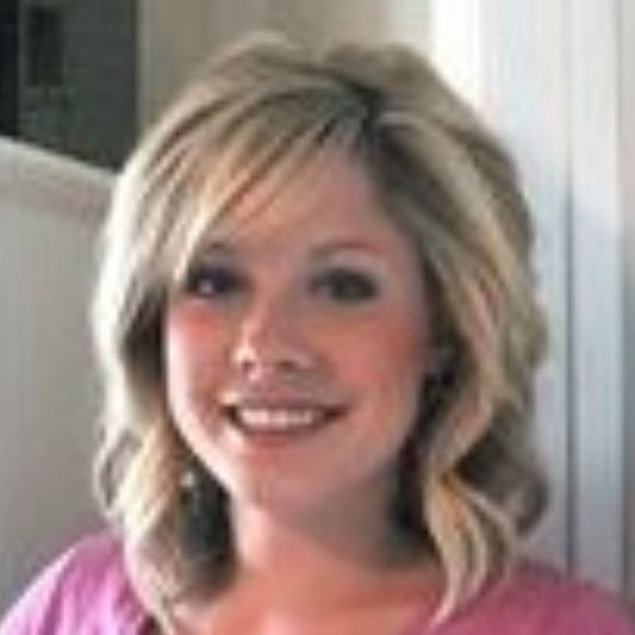 Profile Picture of Shelby Whitbeck (@vrei25) on Poshmark