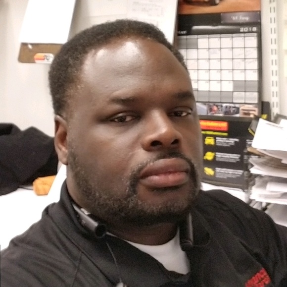 Profile Picture of Carl Sanders (@carlksanders) on Poshmark