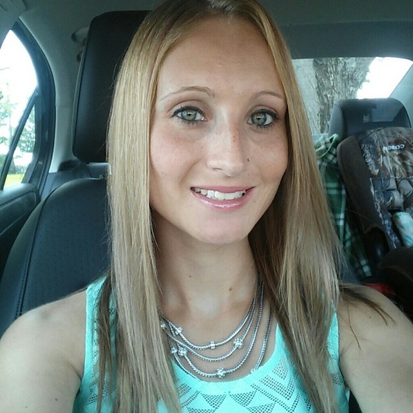 Profile Picture of Lene Riedlinger (@leneriedlinger) on Poshmark