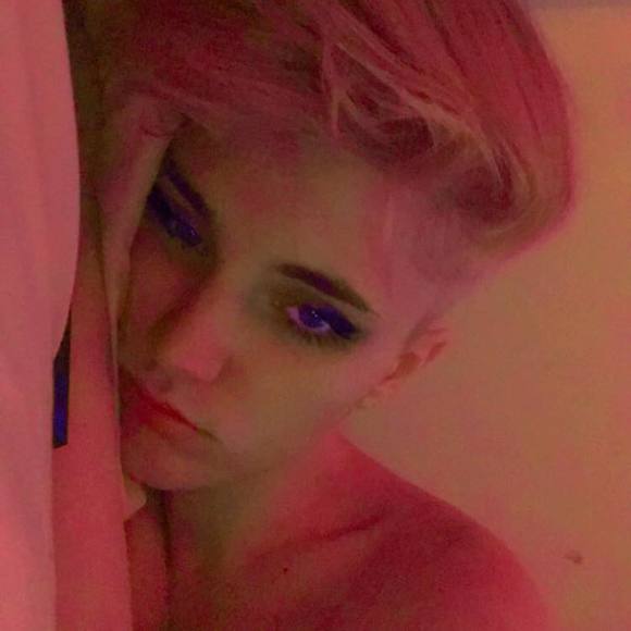 Profile Picture of Felix Alexander (@felixalexander) on Poshmark