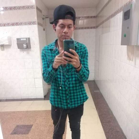 Profile Picture of Dosil Iturbide sarmiento (@dosili) on Poshmark