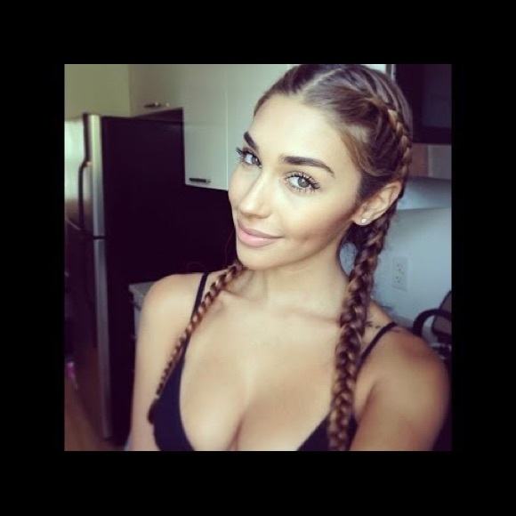 Profile Picture of Sienna Lovelace (@siennalovelace) on Poshmark
