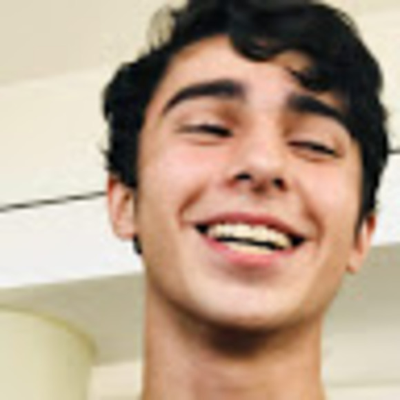 Profile Picture of Daniel Ali (@danielali_) on Poshmark