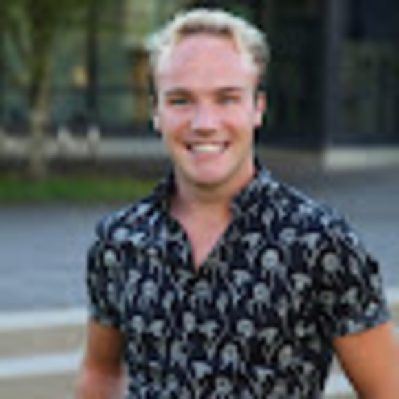 Profile Picture of Carson Leach (@carsonleach) on Poshmark